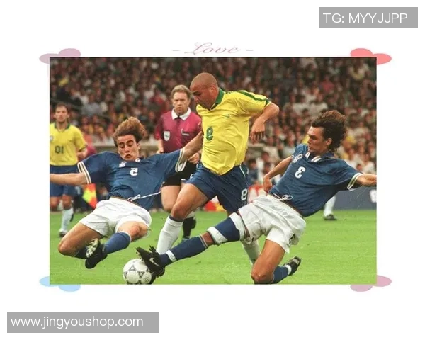 足球明星精彩摆头瞬间视频集锦让你领略球场魅力与风采